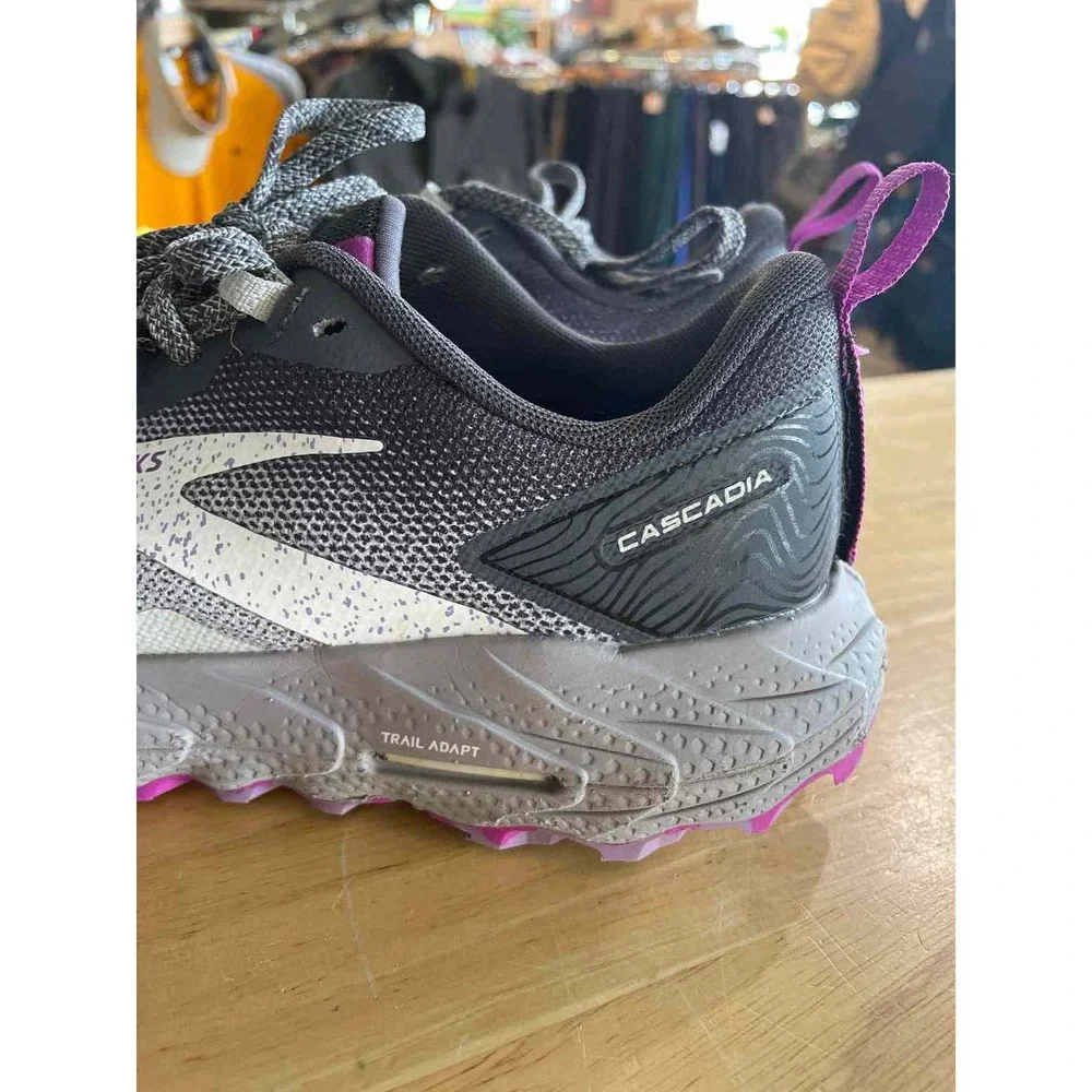 Shoe Size 8.5 Brooks Grey Hiking Shoes